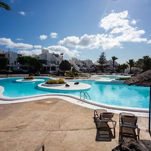https://manriques-holidays.in-canary-islands.com
