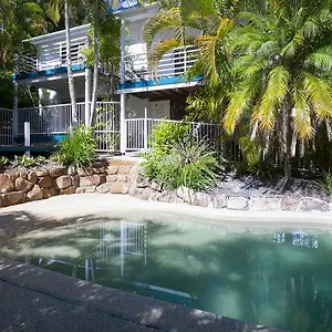 https://utopia-beach-house.queenslandhotels.net